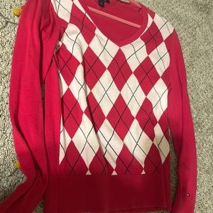 V neck sweater, ideal to upgrade an office outfit. Tommy Hilfiger